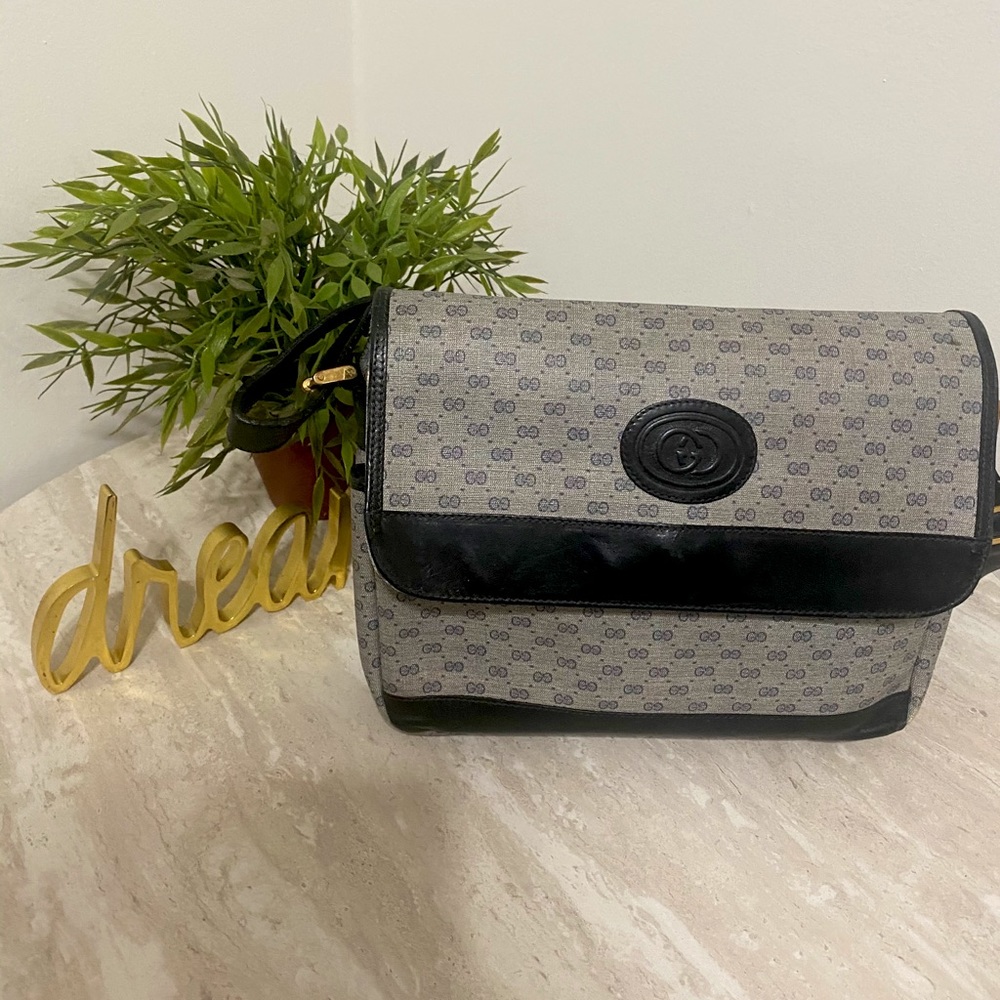 OFFERS! ❤️ Vintage Gucci Side Purse